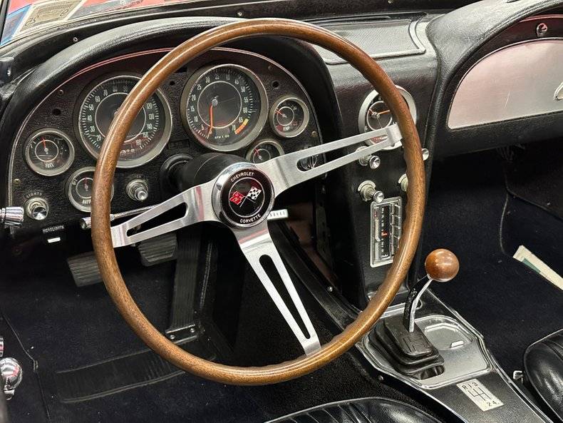 Chevrolet-corvette-roadster-1964-red-12