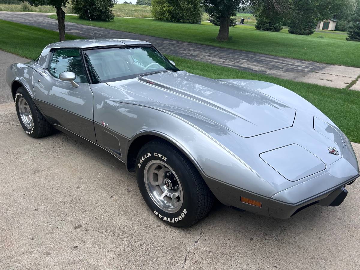 Chevrolet-corvette-silver-anniversary-1978-silver-1