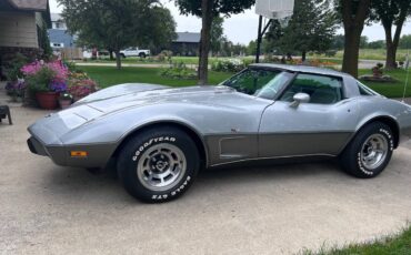 Chevrolet-corvette-silver-anniversary-1978-silver