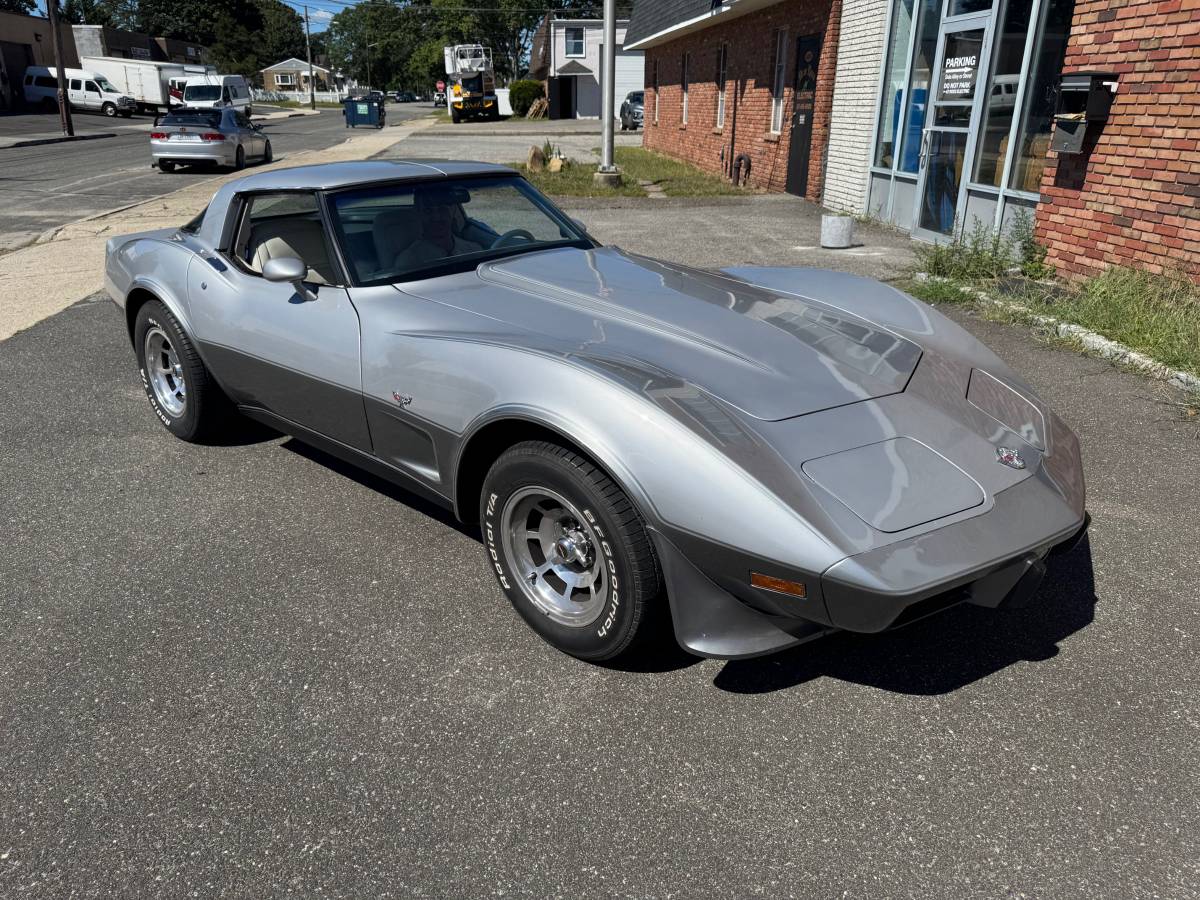 Chevrolet-corvette-silver-anniversay-1978-silver-2