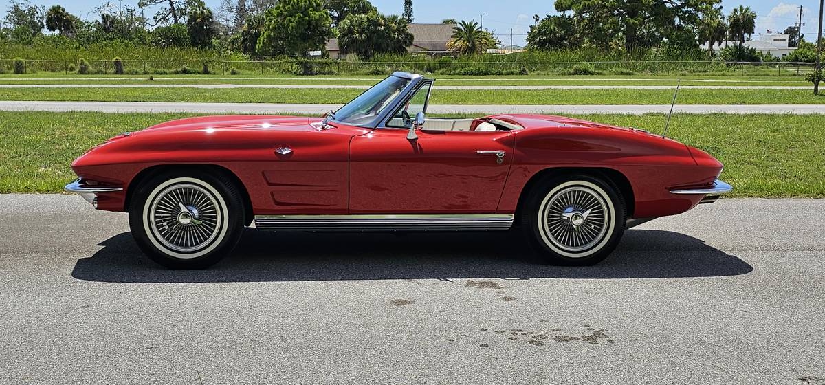 Chevrolet-corvette-stingray-1964-red-1