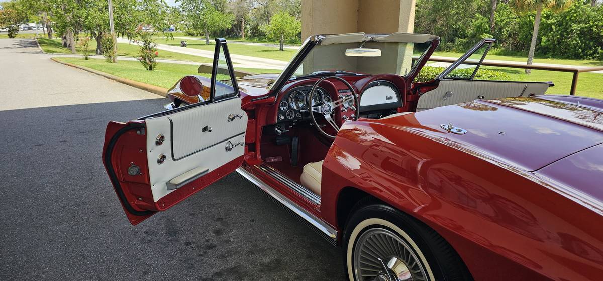 Chevrolet-corvette-stingray-1964-red-12