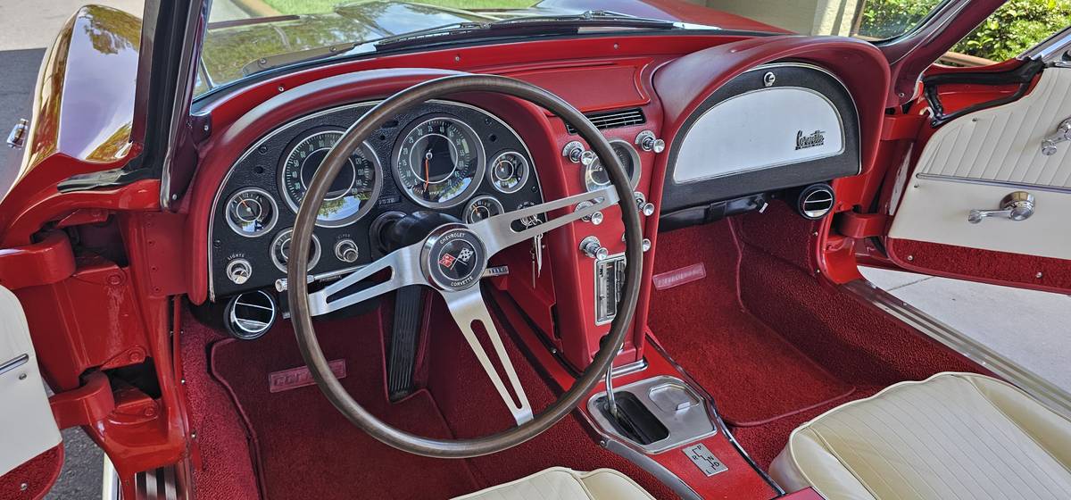 Chevrolet-corvette-stingray-1964-red-15