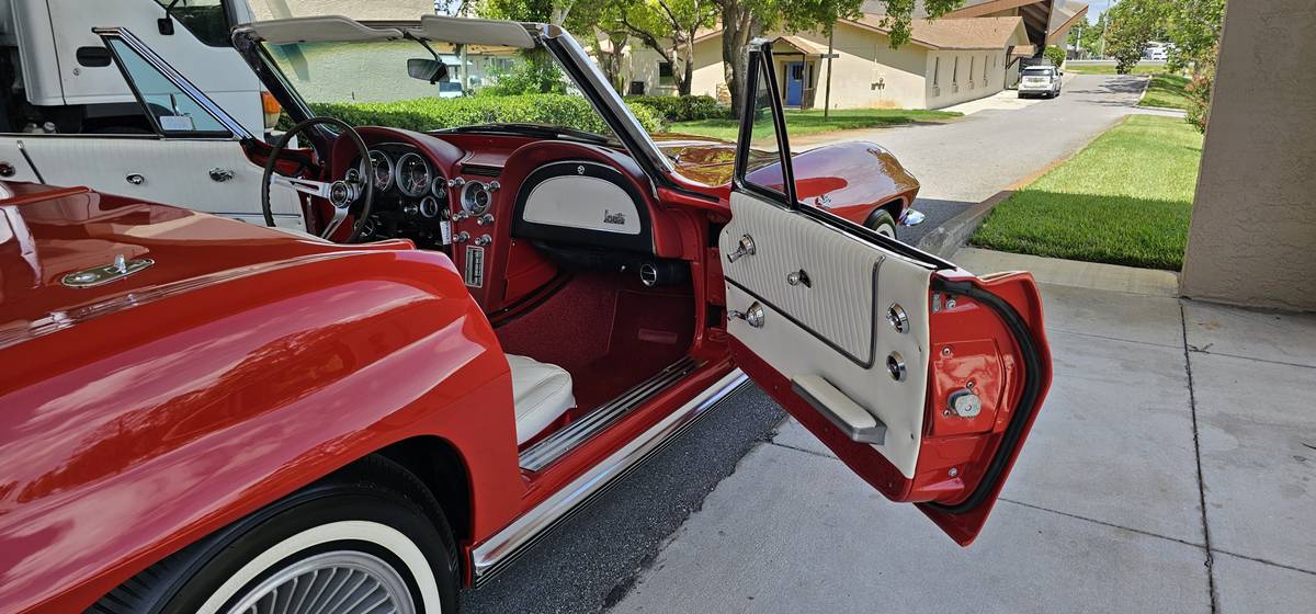 Chevrolet-corvette-stingray-1964-red-16