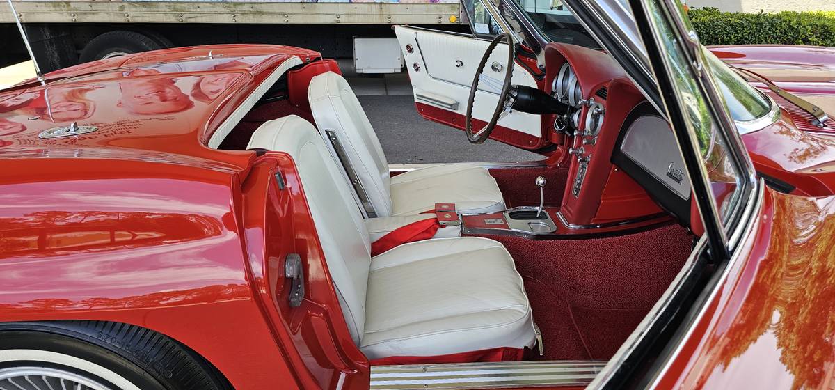 Chevrolet-corvette-stingray-1964-red-18