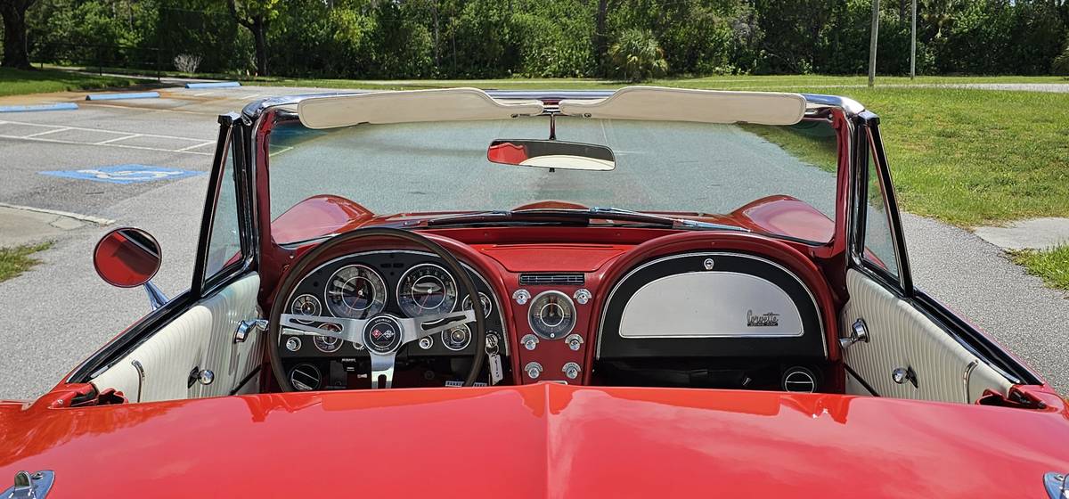 Chevrolet-corvette-stingray-1964-red-4