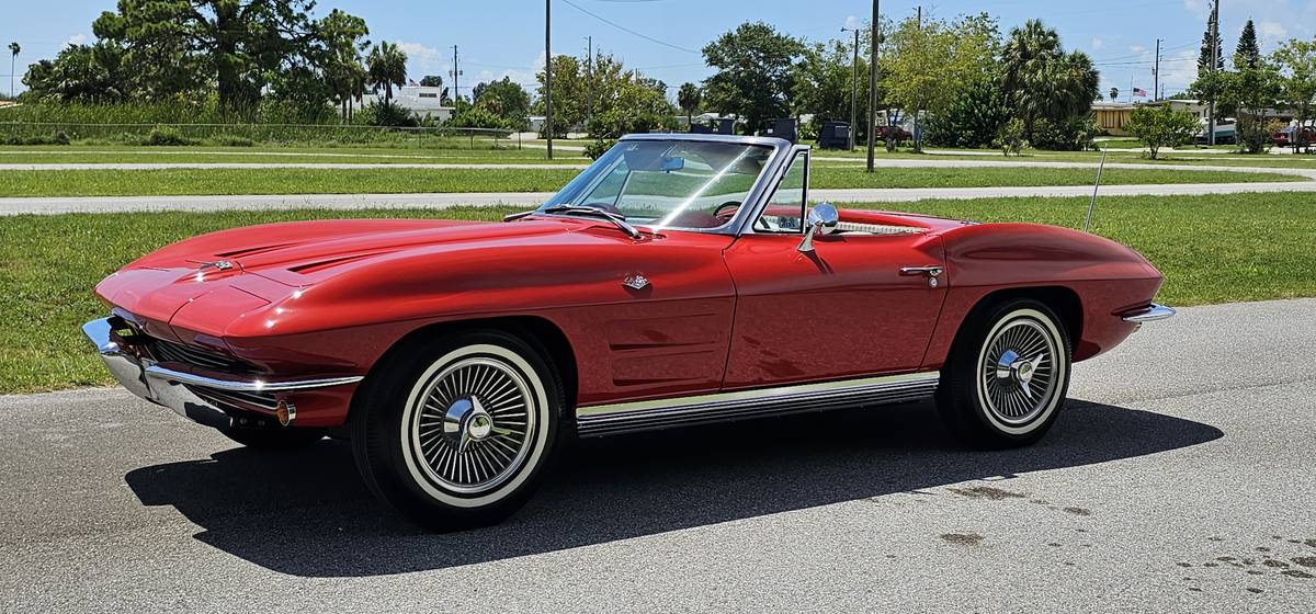 Chevrolet-corvette-stingray-1964-red