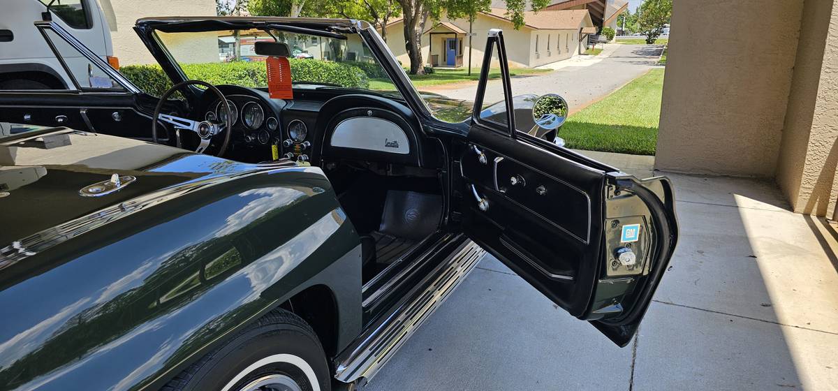 Chevrolet-corvette-stingray-1967-green-16