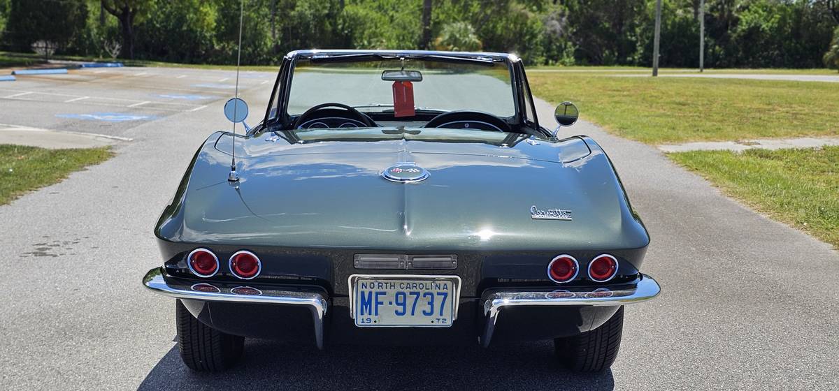 Chevrolet-corvette-stingray-1967-green-3