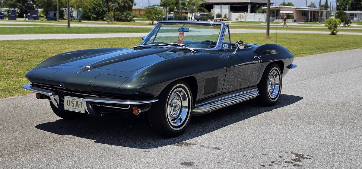 Chevrolet-corvette-stingray-1967-green