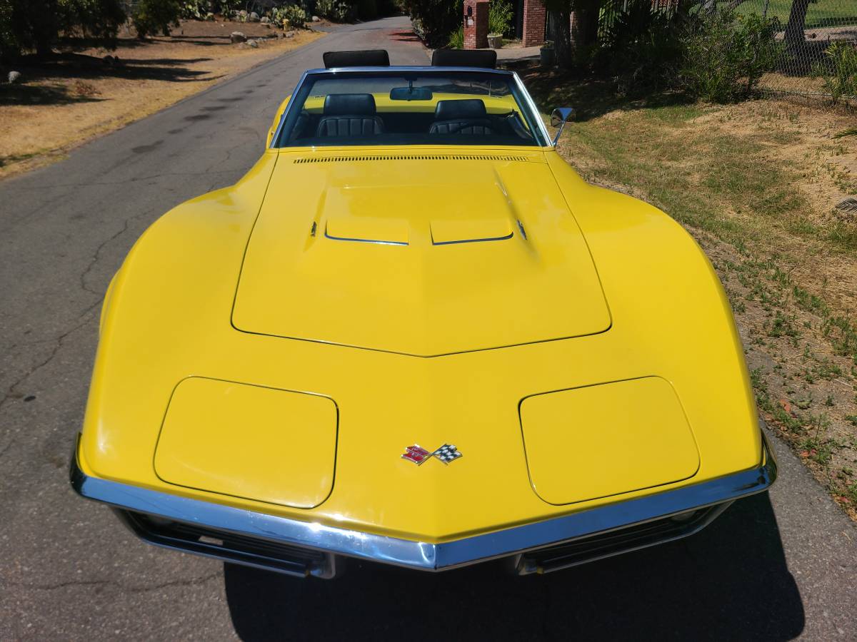 Chevrolet-corvette-stingray-1969-yellow-11