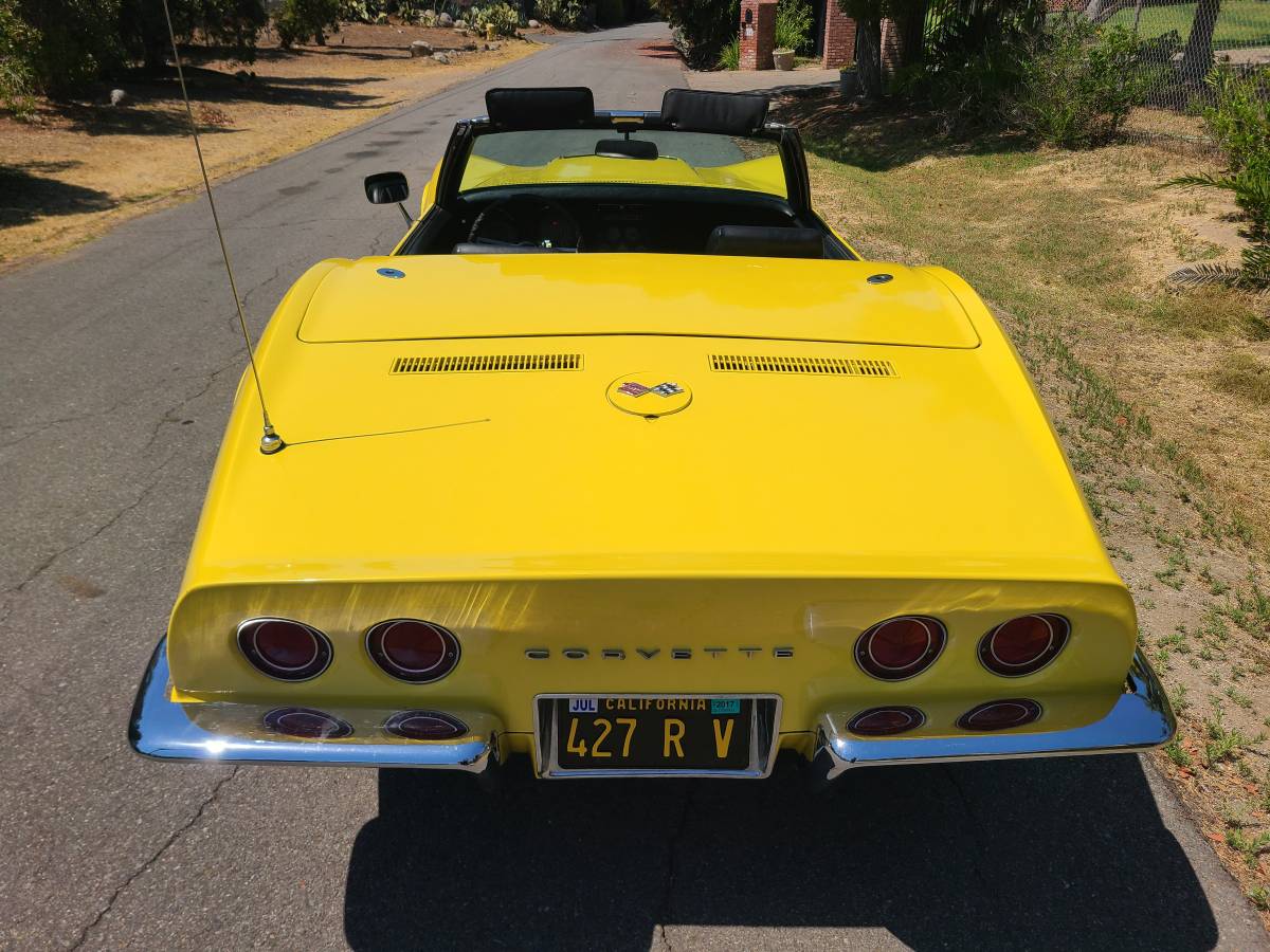 Chevrolet-corvette-stingray-1969-yellow-13