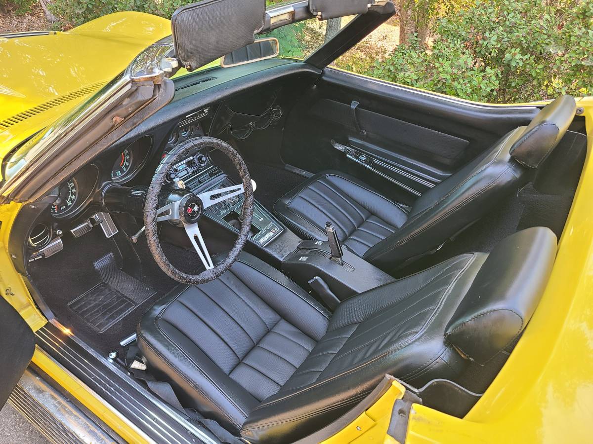 Chevrolet-corvette-stingray-1969-yellow-15
