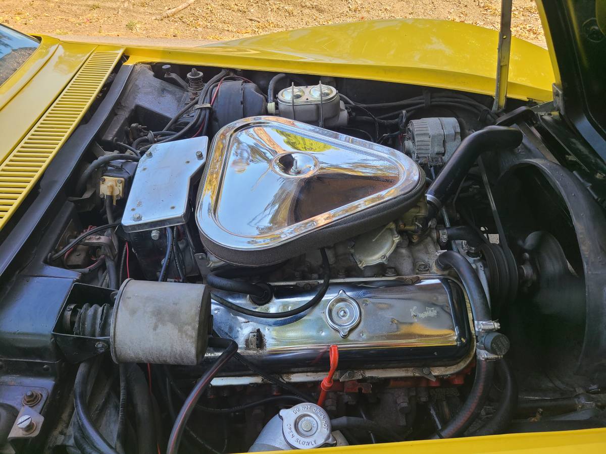 Chevrolet-corvette-stingray-1969-yellow-18