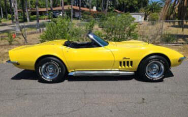 Chevrolet-corvette-stingray-1969-yellow-22