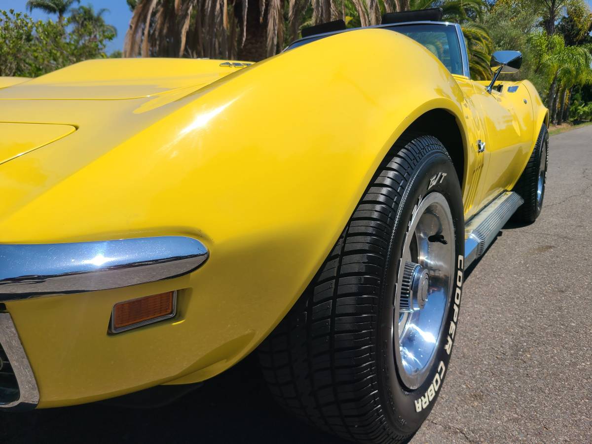 Chevrolet-corvette-stingray-1969-yellow-7