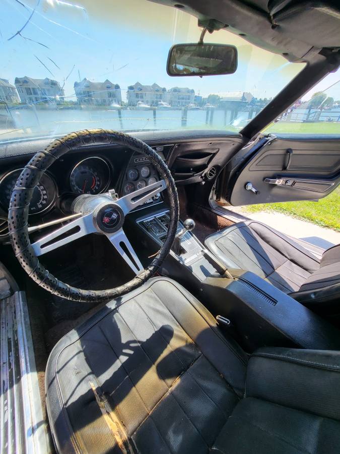 Chevrolet-corvette-stingray-1972-10