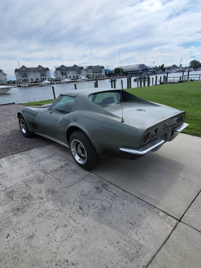 Chevrolet-corvette-stingray-1972-3