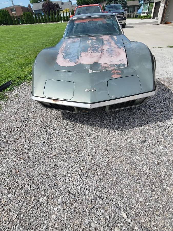 Chevrolet-corvette-stingray-1972-4