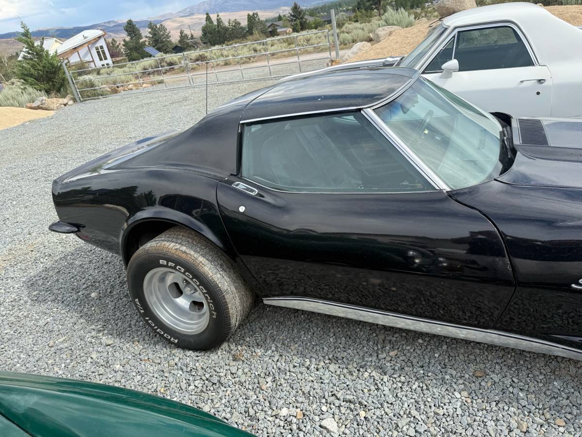 Chevrolet-corvette-stingray-1973-10