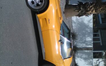 Chevrolet-corvette-stingray-1973-yellow