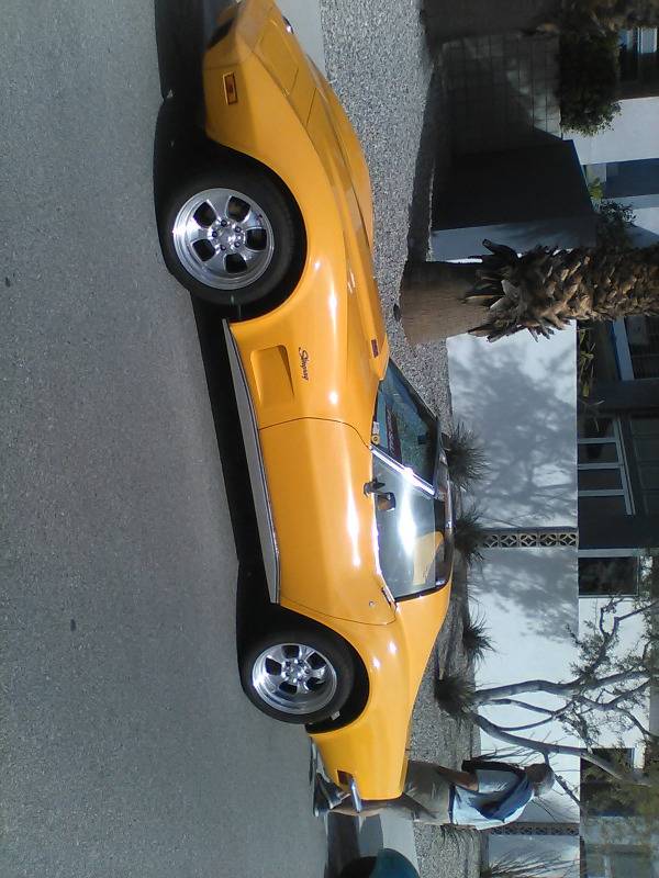 Chevrolet-corvette-stingray-1973-yellow