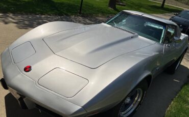 Chevrolet-corvette-stingray-1975-silver-2