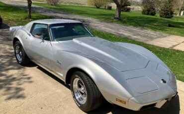 Chevrolet-corvette-stingray-1975-silver