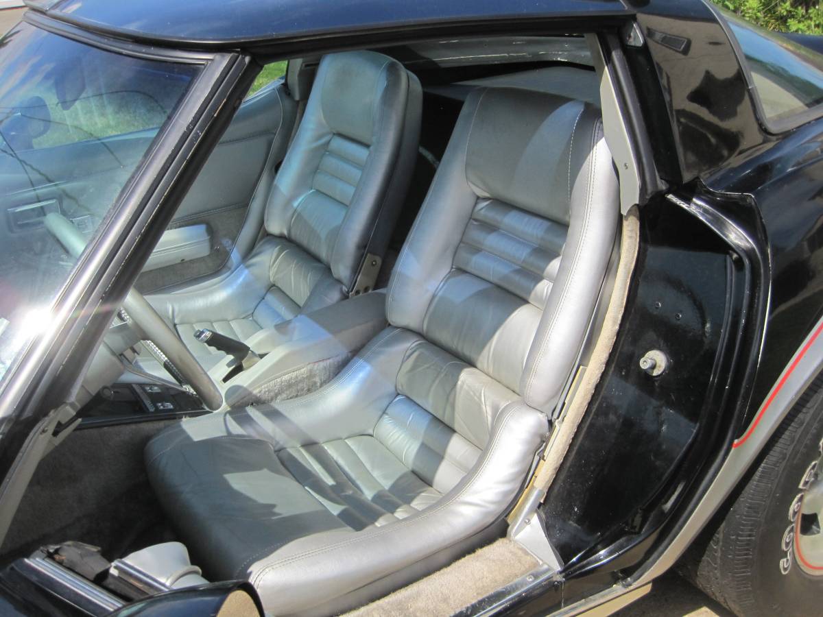 Chevrolet-corvette-stingray-1978-16