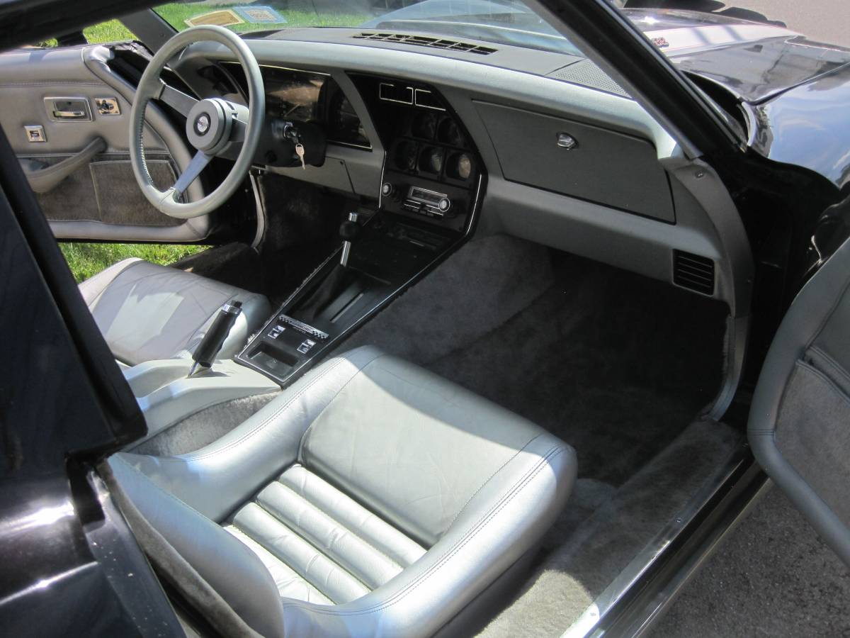 Chevrolet-corvette-stingray-1978-22