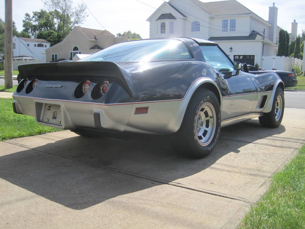 Chevrolet-corvette-stingray-1978-3