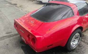 Chevrolet-corvette-stingray-1980-3