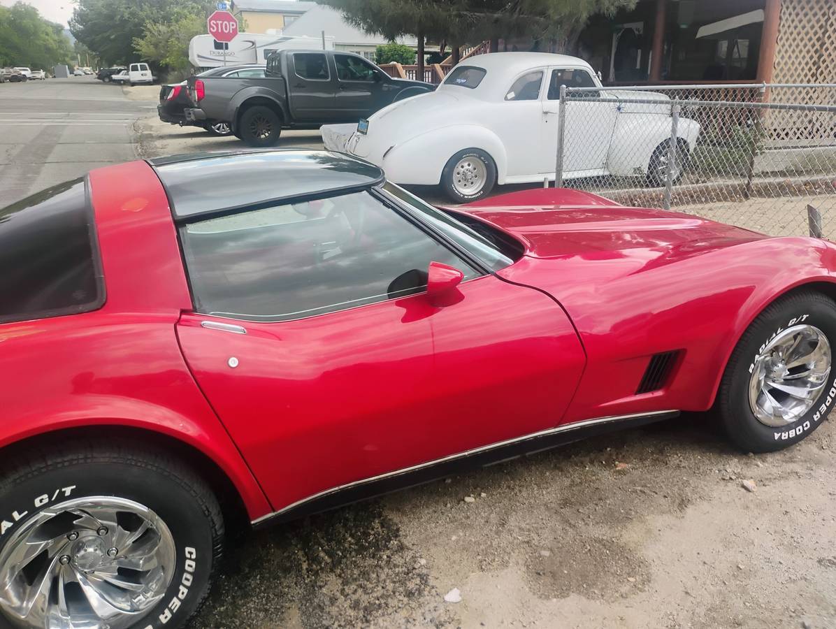 Chevrolet-corvette-stingray-1980-4