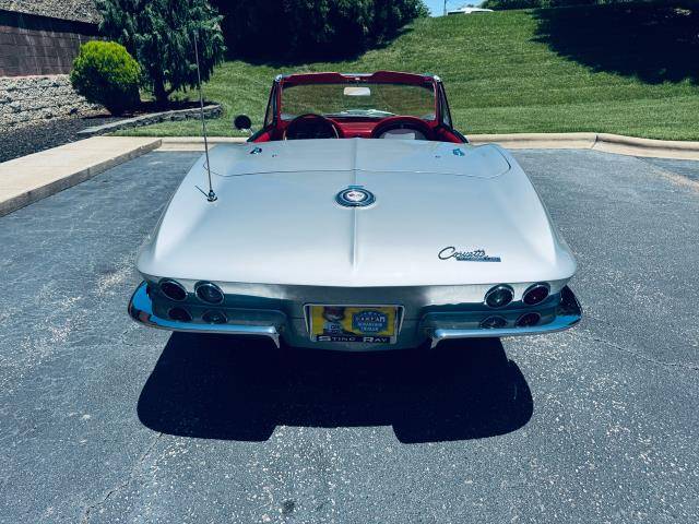 Chevrolet-corvette-stingray-conv-1965-silver-4