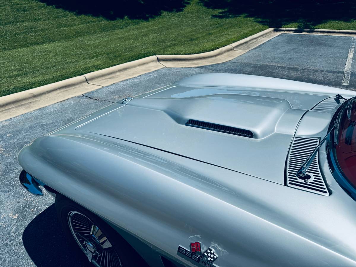 Chevrolet-corvette-stingray-convertible-1965-silver-12