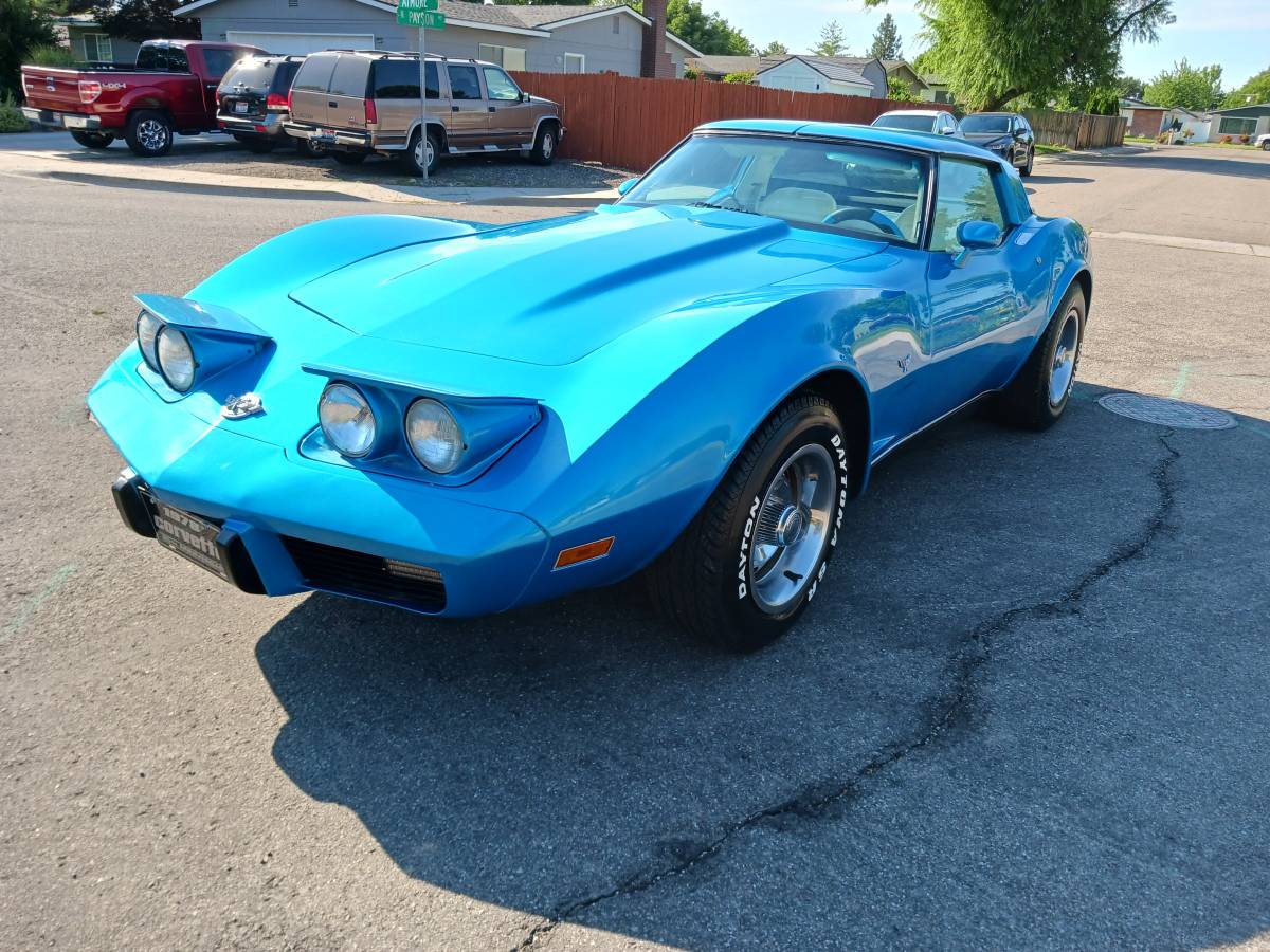 Chevrolet-corvette-w-t-tops-25th-anniversary-1978-blue-19