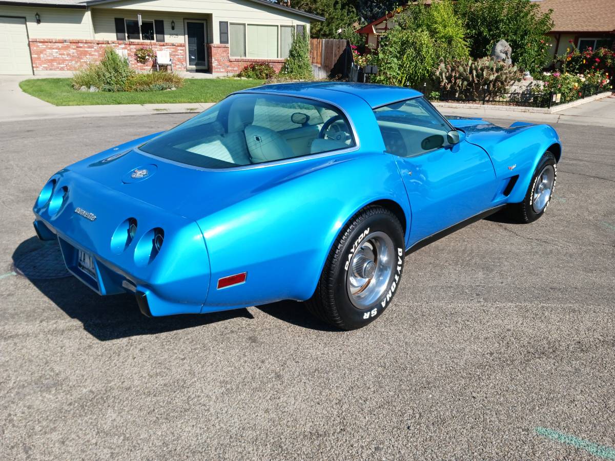 Chevrolet-corvette-w-t-tops-25th-anniversary-1978-blue-8