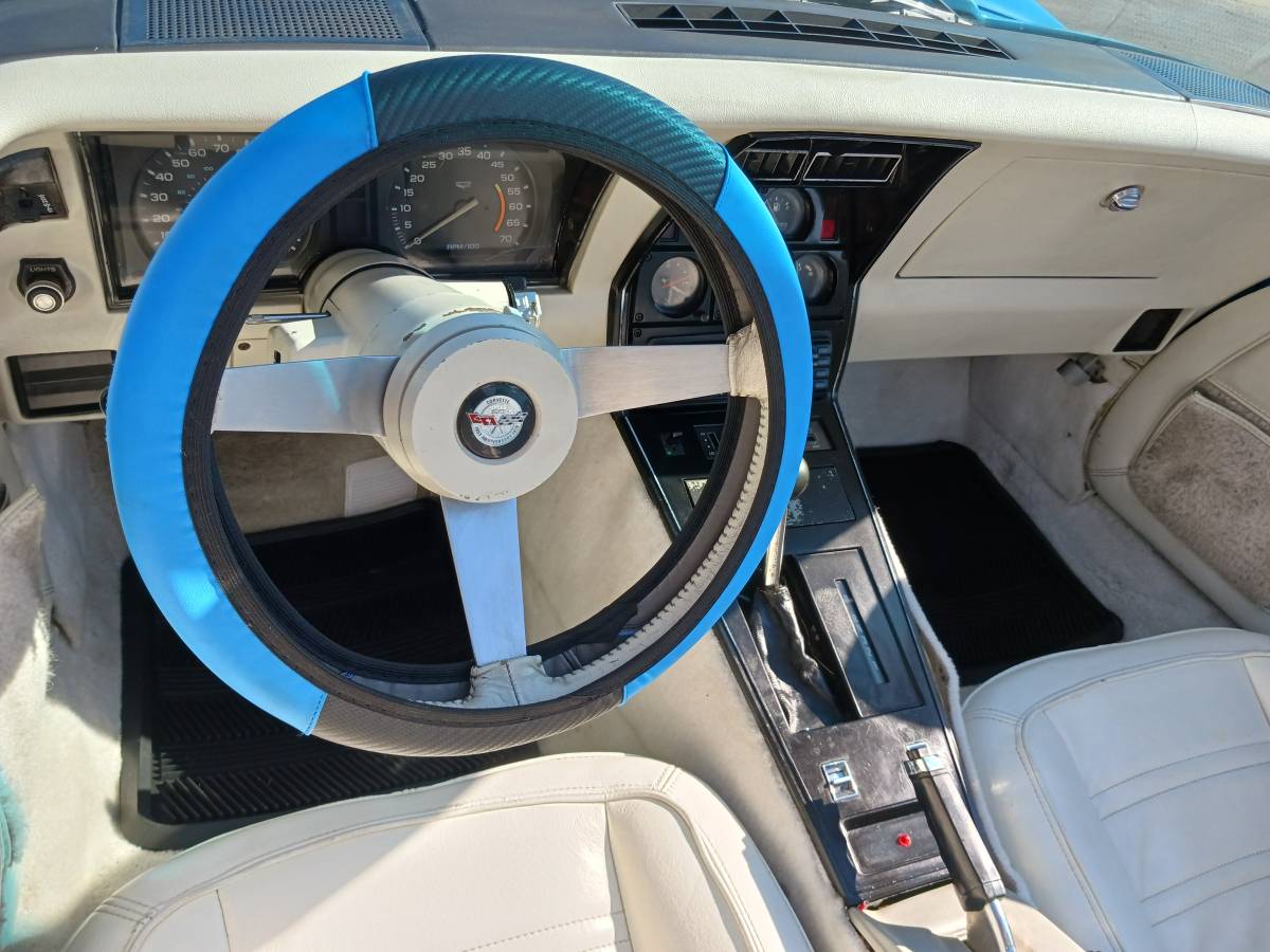 Chevrolet-corvette-w-t-tops-25th-anniversary-1978-blue