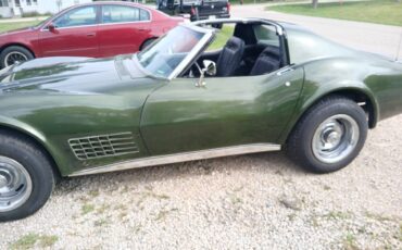 Chevrolet-corvette-w-tetops-1970-green-2
