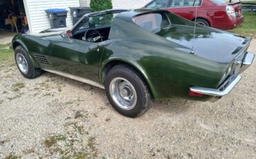 Chevrolet-corvette-w-tetops-1970-green-3