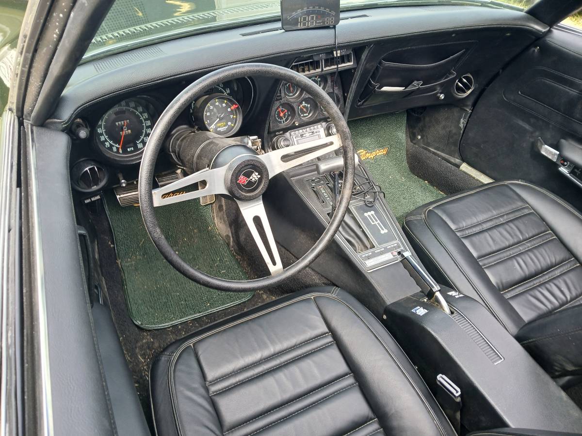 Chevrolet-corvette-w-tetops-1970-green-6
