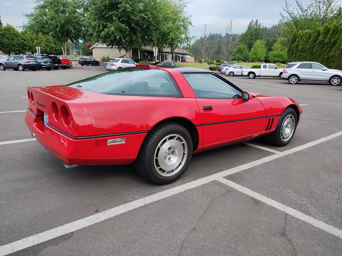 Chevrolet-corvette-z51-1986-red-3