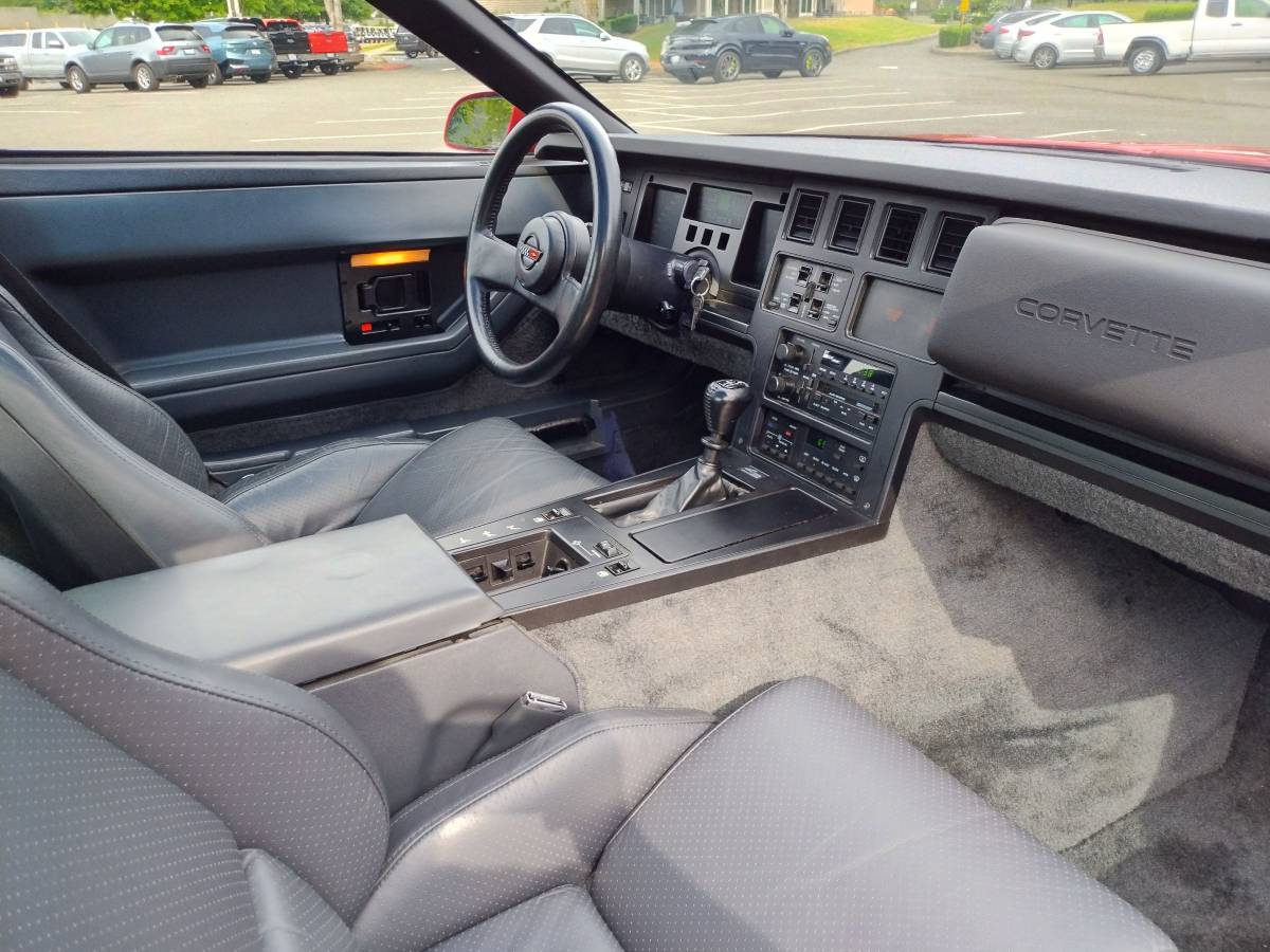 Chevrolet-corvette-z51-1986-red-6