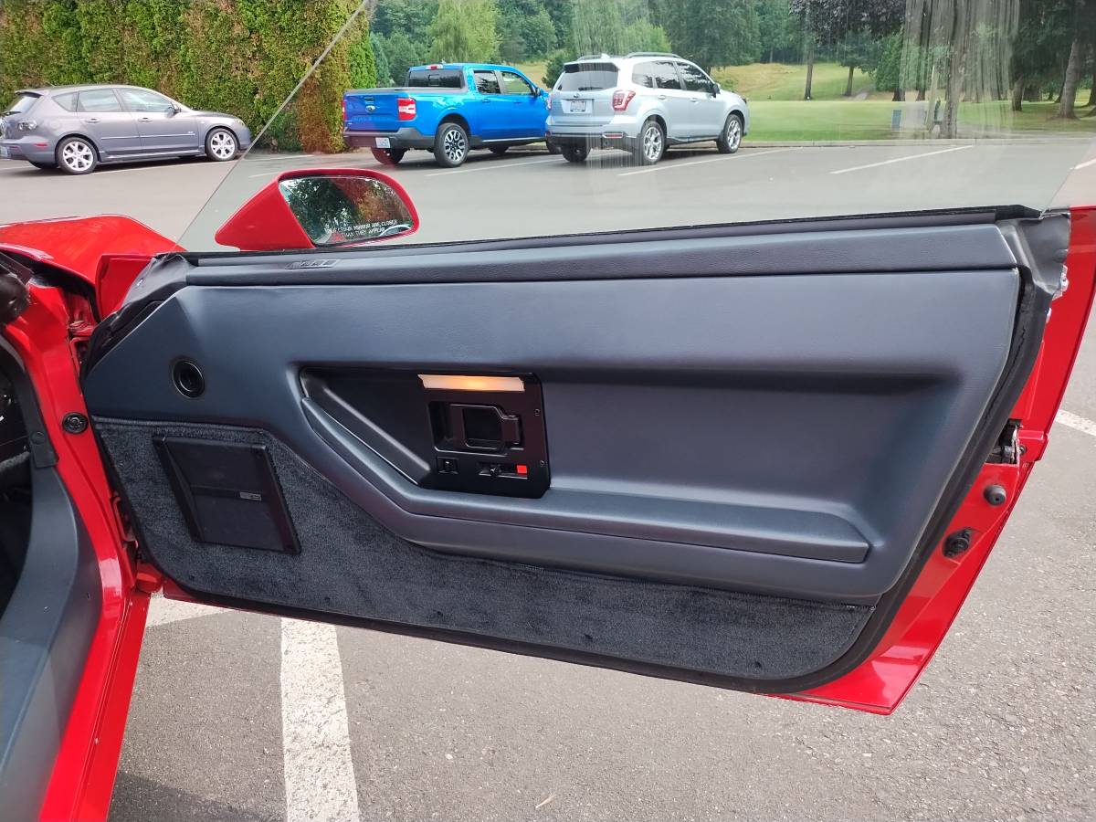 Chevrolet-corvette-z51-1986-red-7