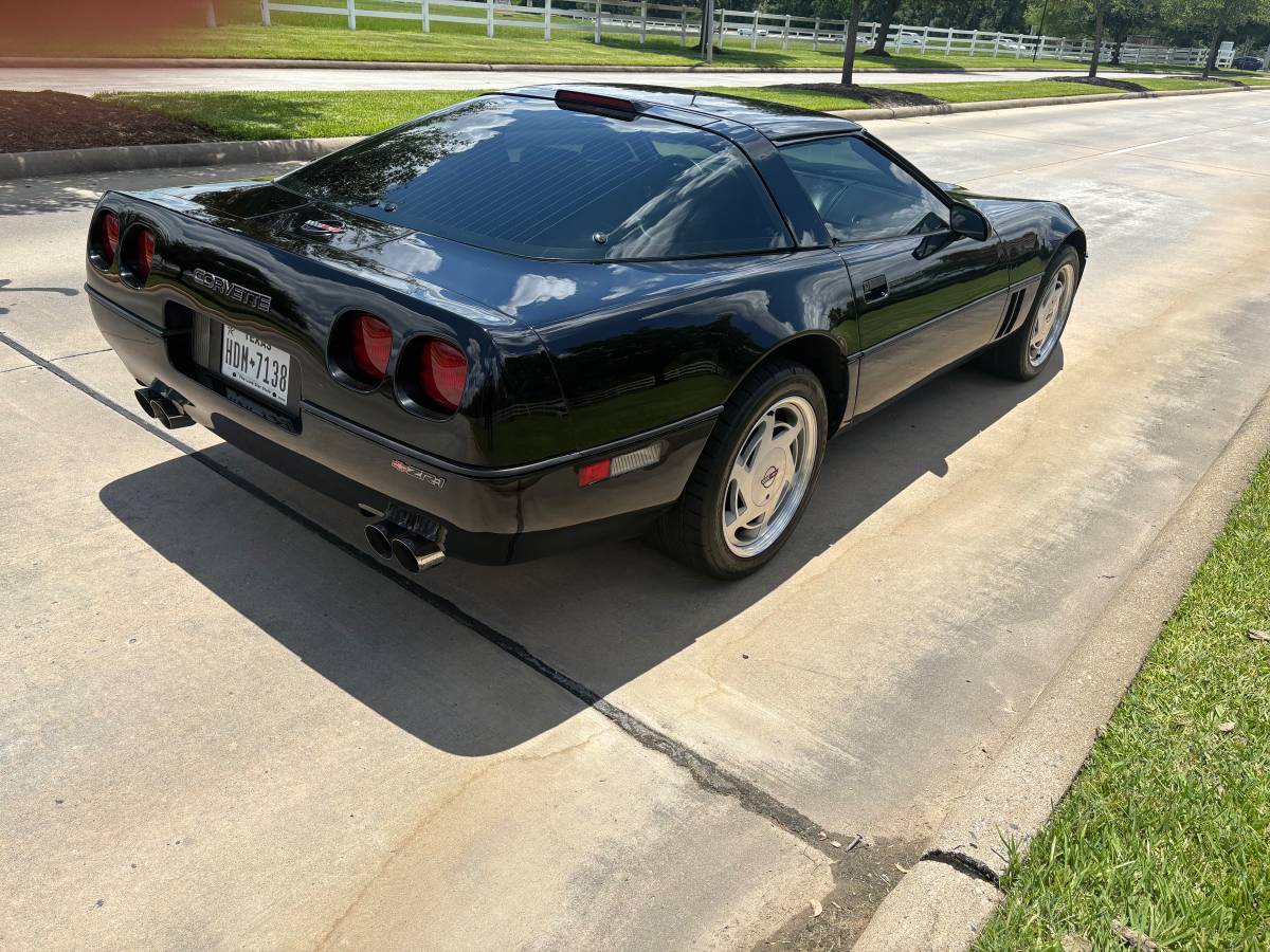 Chevrolet-corvette-zr1-1990-10