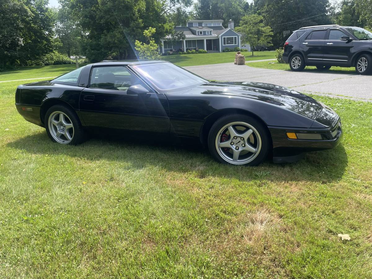 Chevrolet-corvette-zr1-1991-black-1