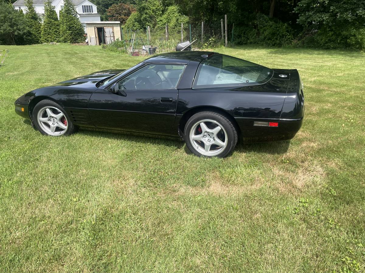 Chevrolet-corvette-zr1-1991-black