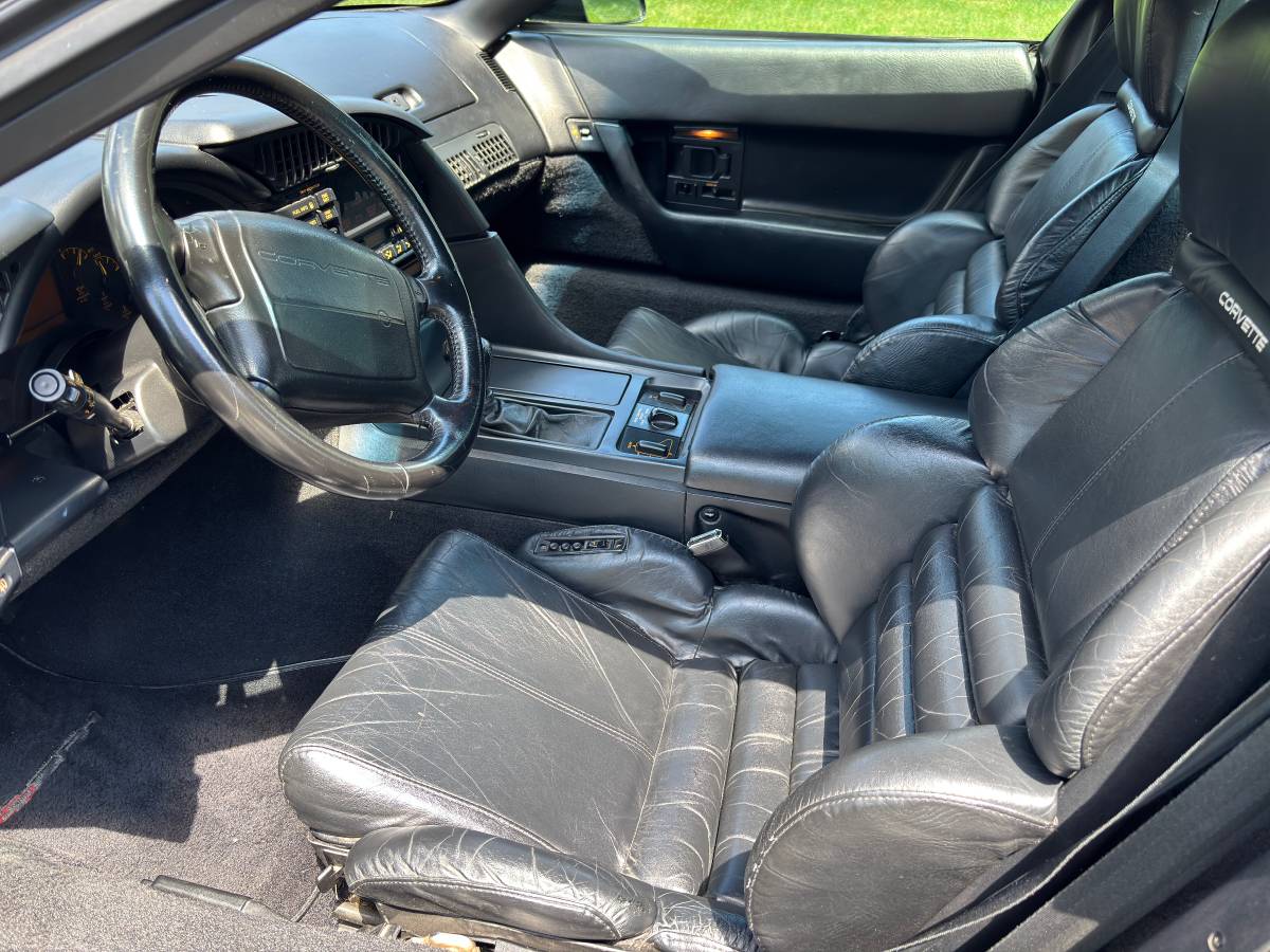 Chevrolet-corvette-zr1-1992-black-5