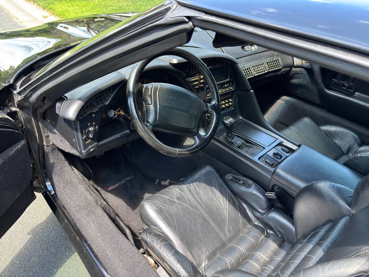 Chevrolet-corvette-zr1-1992-black-6
