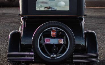 Chevrolet-coupe-1928-black-1